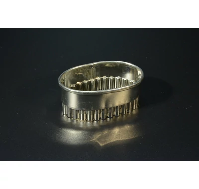 hullámos kiszúró 5 x 8 cm