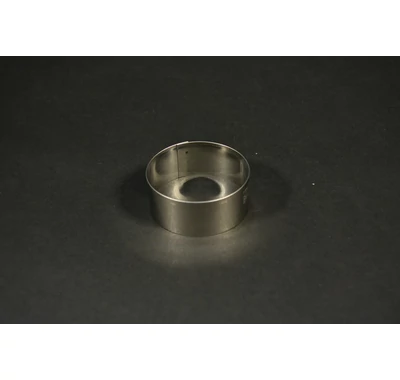 Kerek visszaperemezett süteménykiszúró 7 cm