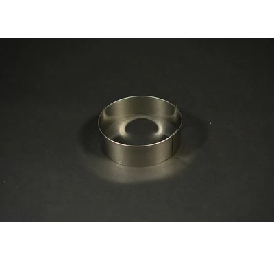 Kerek visszaperemezett süteménykiszúró 8 cm