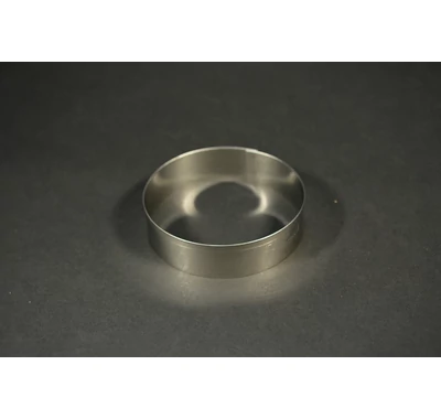 Kerek visszaperemezett süteménykiszúró 10 cm