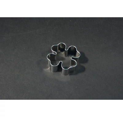 Négylevelű lóhere  szerencsehozó süteménykiszúró 4 cm 