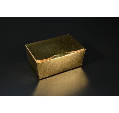 arany színű trapéz ajándékdoboz bonbon doboz 12x8x5 cm 