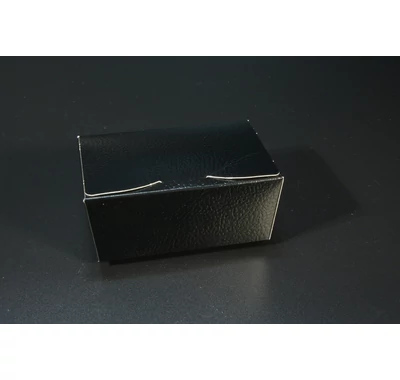 Kis papír ajándékdoboz fekete trapéz doboz 11x7x5 cm