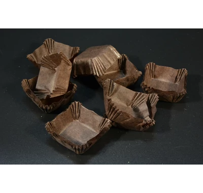 csokoládé bonbon kapszli papír barna 35x35 mm négyzetes