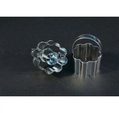 Klasszikus linzer kiszúró 4,5 cm kicsi  2db