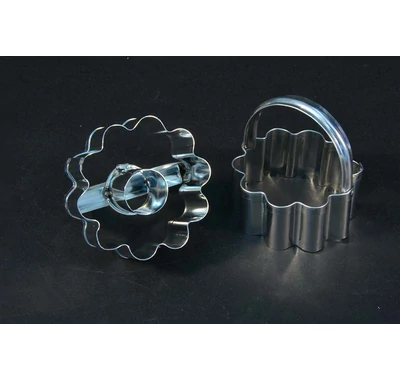 Klasszikus linzer kiszúró 6 cm közepes  2db