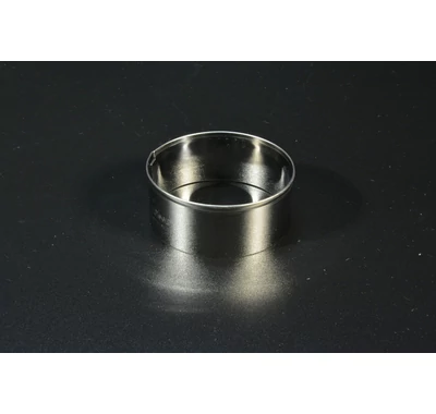 Kerek visszaperemezett süteménykiszúró 6 cm