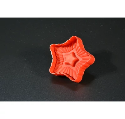 Csillag alakú rugós süteménykiszúró forma 6 cm