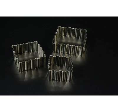 Négyzetes hullámos sütemény kiszúró forma 3 db