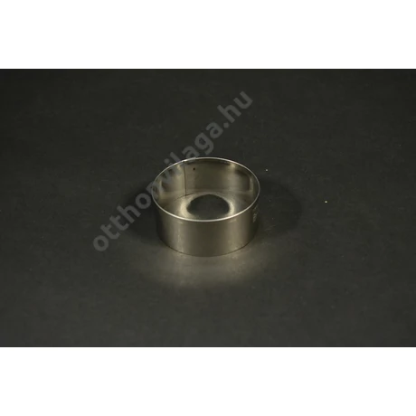 Kerek visszaperemezett süteménykiszúró 7 cm