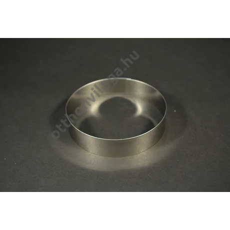 Kerek visszaperemezett süteménykiszúró 12 cm