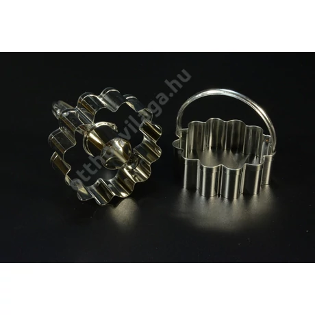 Klasszikus linzer kiszúró 8 cm közepes  2db