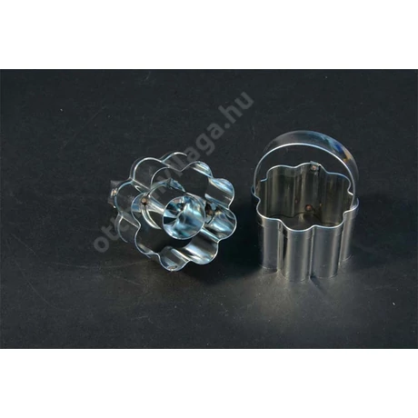 Klasszikus linzer kiszúró 4,5 cm kicsi  2db