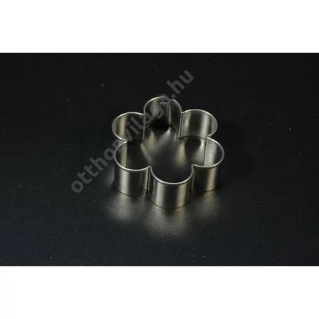 Virág alakú süteménykiszúró 5,5 cm