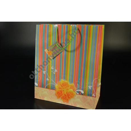 rózsás  papírtáska 27x32x13  cm kísérő kártyával